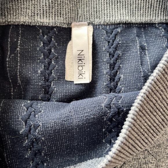 Nikibiki Textured Cable Knit Blue Fashion Leggings Size OS - Picture 5 of 5